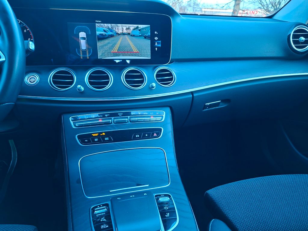 Mercedes-Benz E 300 2022