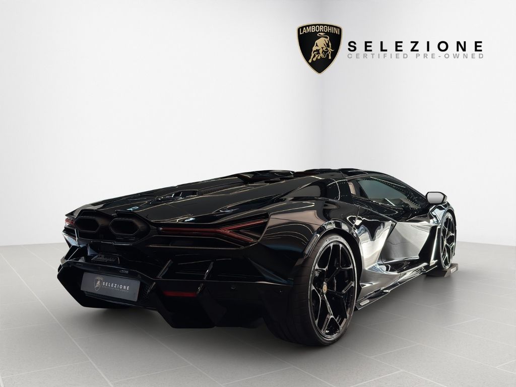 Lamborghini Revuelto 2025