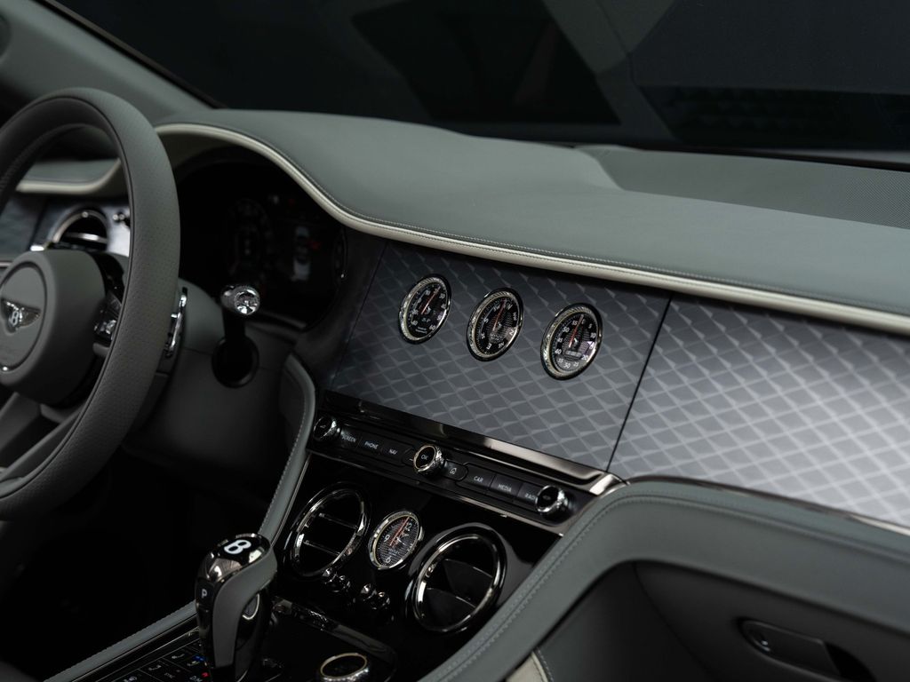 Bentley Continental GTC 2025