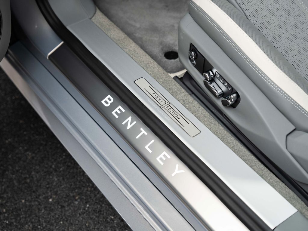 Bentley Continental GTC 2025