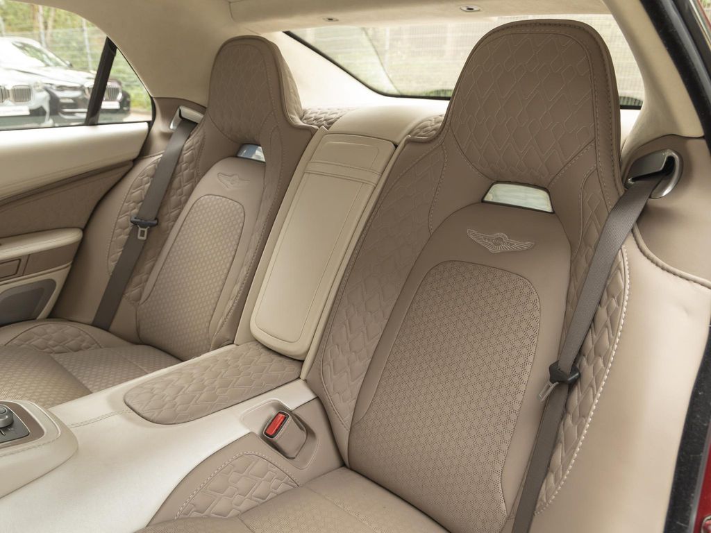 Aston Martin Lagonda 2015