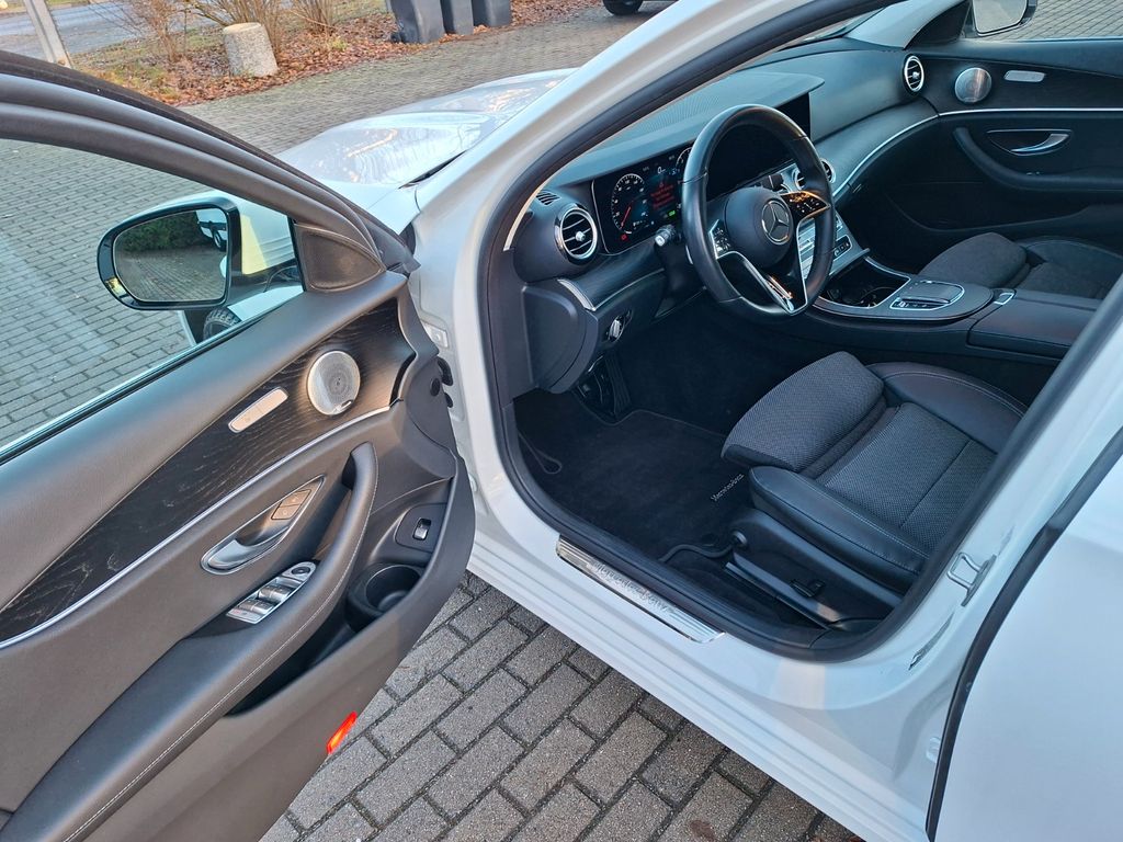 Mercedes-Benz E 300 2022