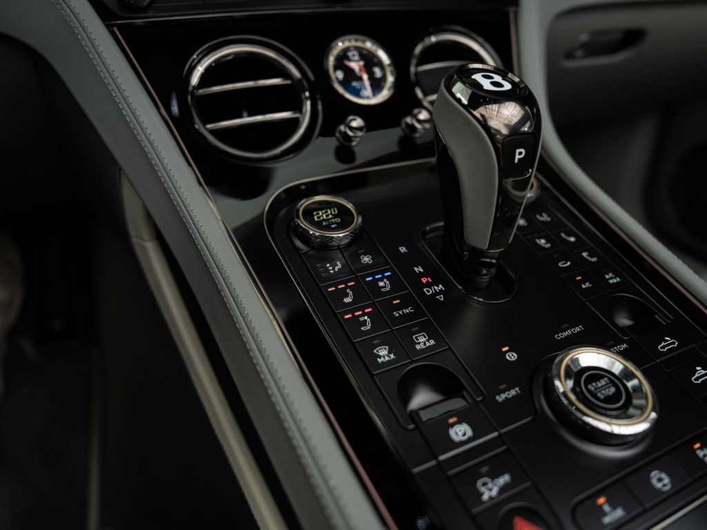 Bentley Continental GTC 2025