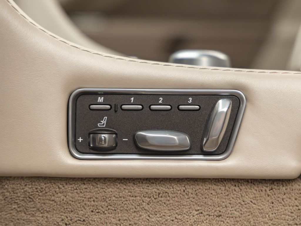 Aston Martin Lagonda 2015