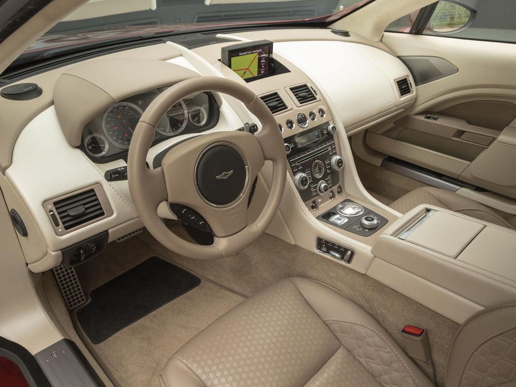 Aston Martin Lagonda 2015