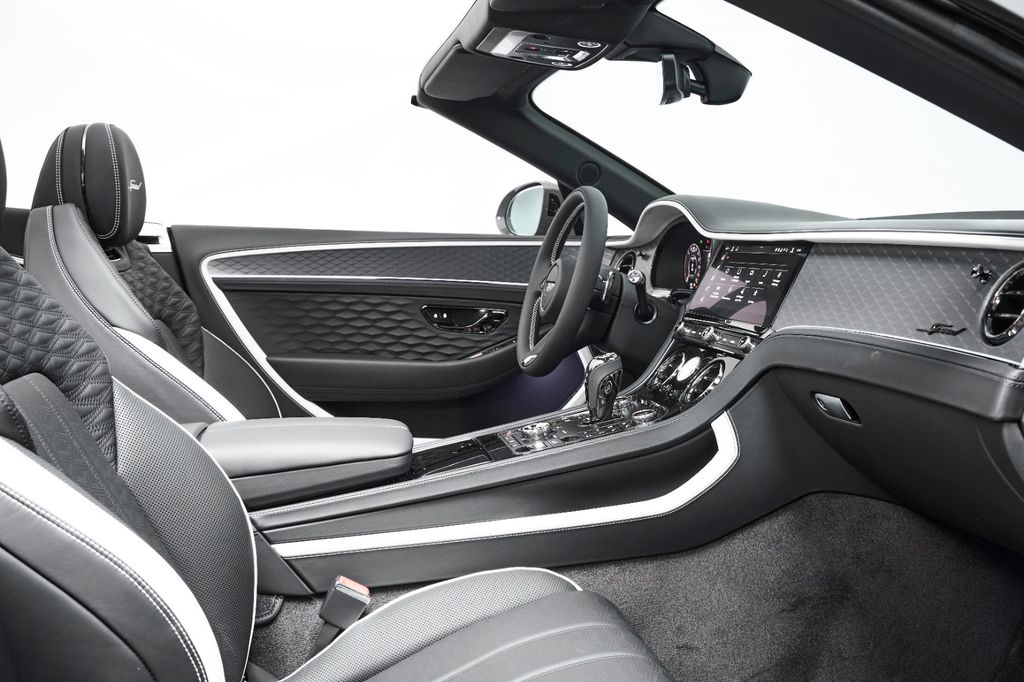 Bentley Continental GTC 2025