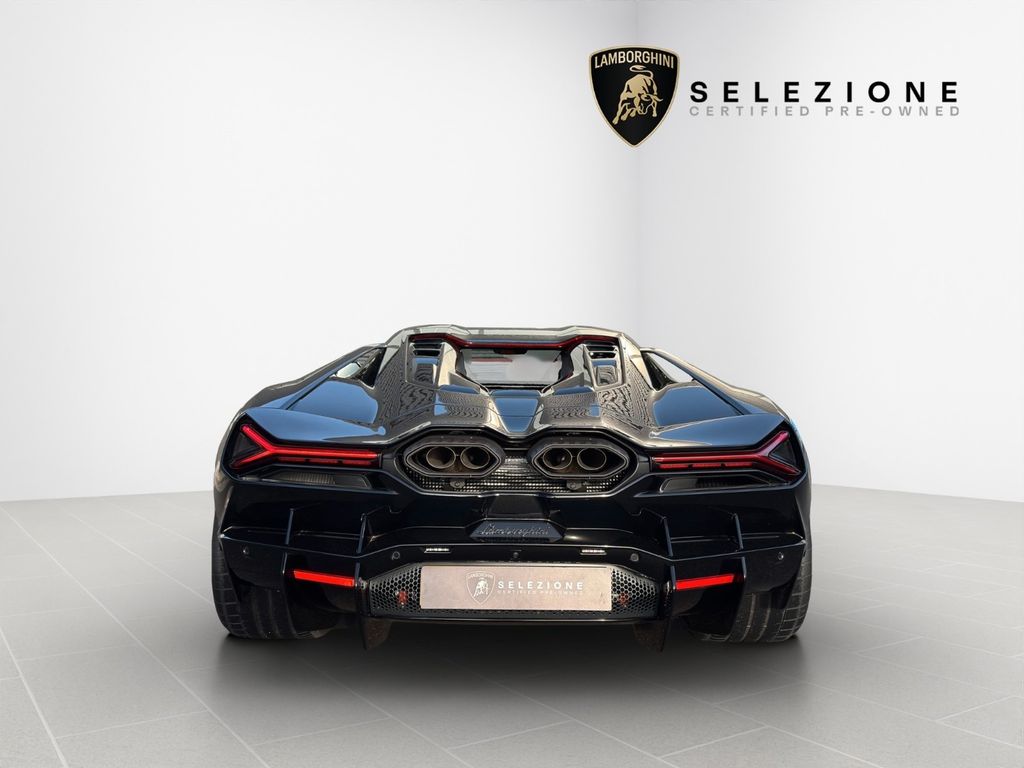 Lamborghini Revuelto 2025