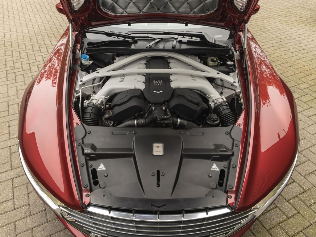 Aston Martin Lagonda 2015