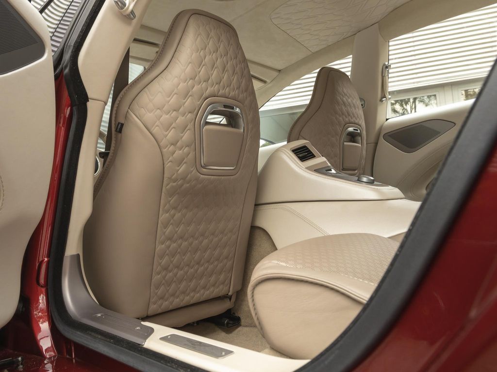 Aston Martin Lagonda 2015