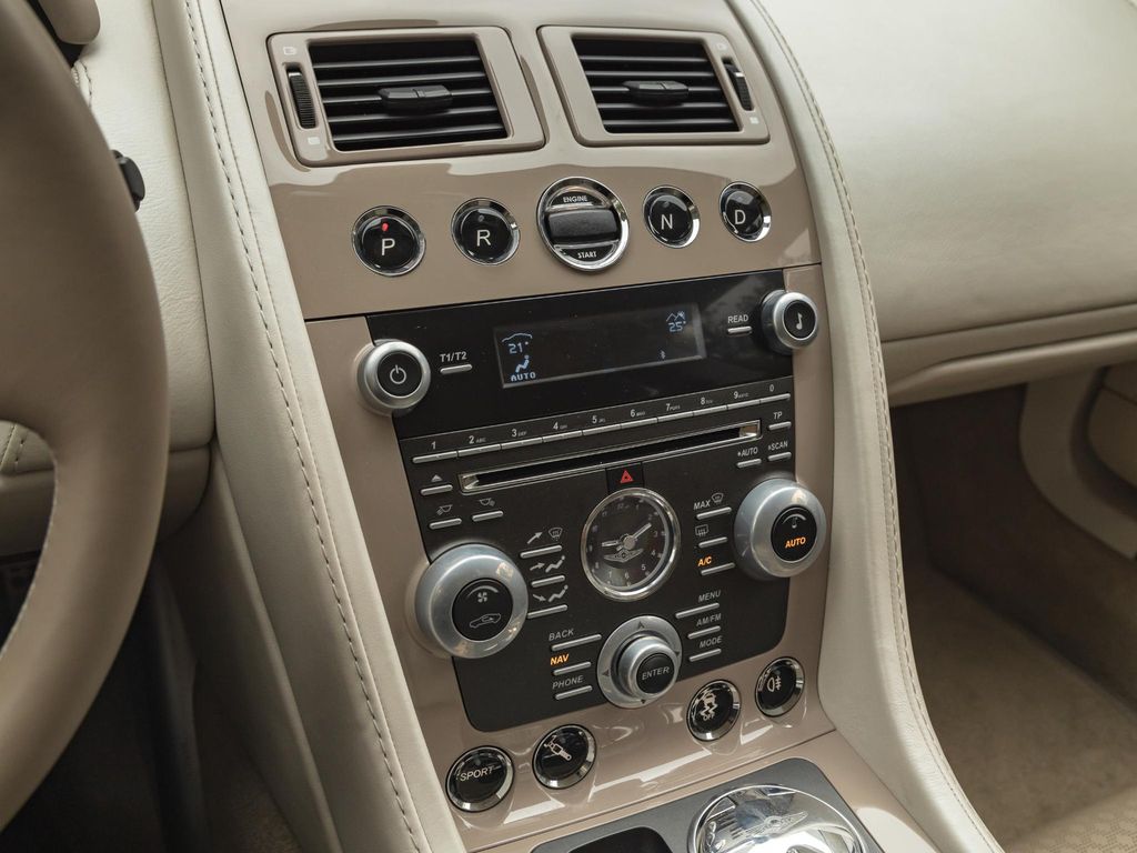 Aston Martin Lagonda 2015