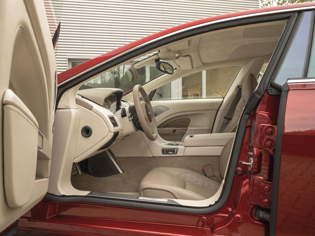 Aston Martin Lagonda 2015