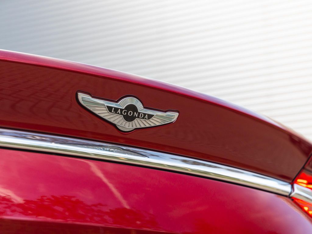 Aston Martin Lagonda 2015