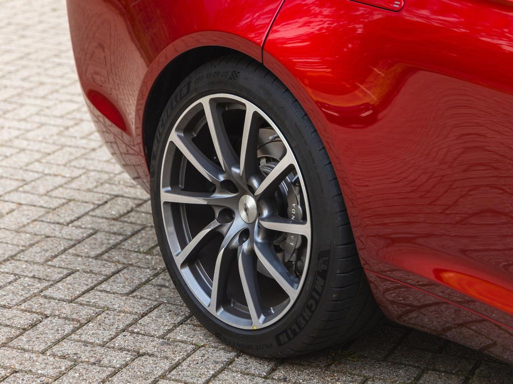 Aston Martin Lagonda 2015