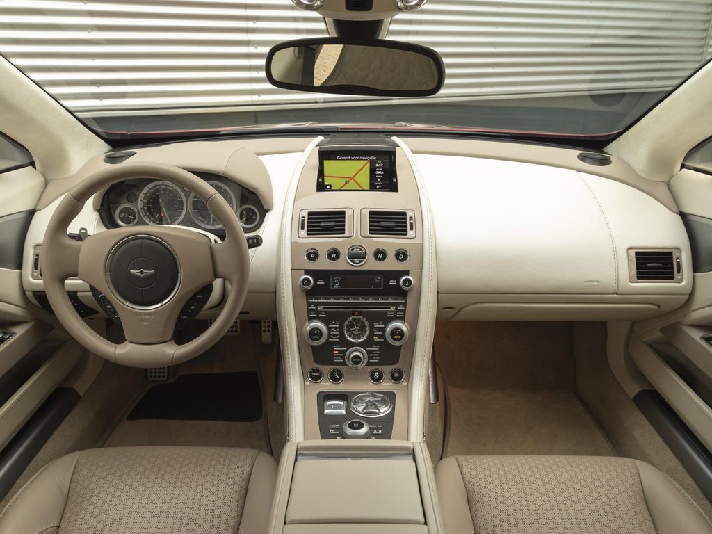 Aston Martin Lagonda 2015