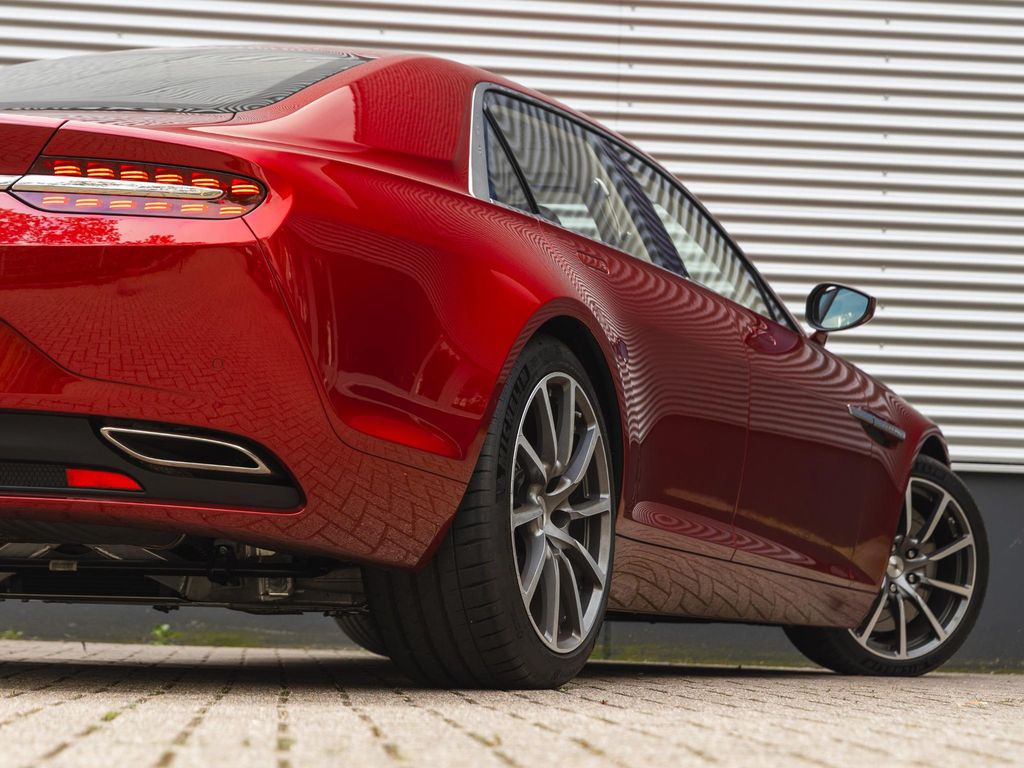 Aston Martin Lagonda 2015
