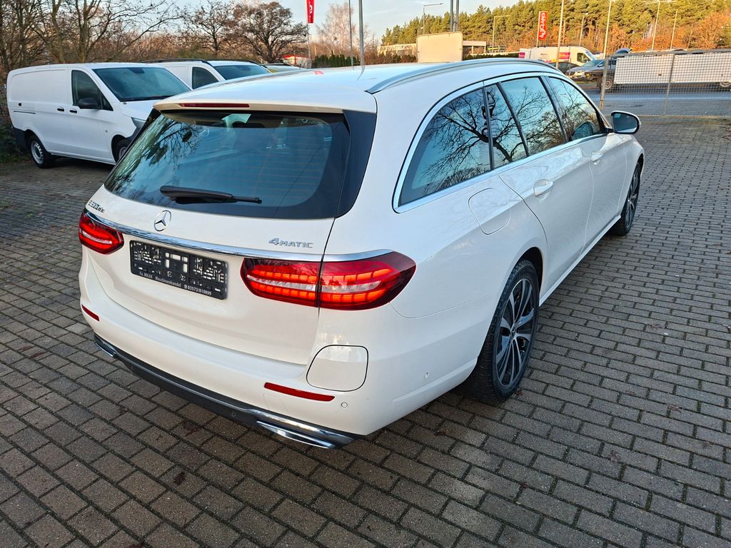 Mercedes-Benz E 300 2022