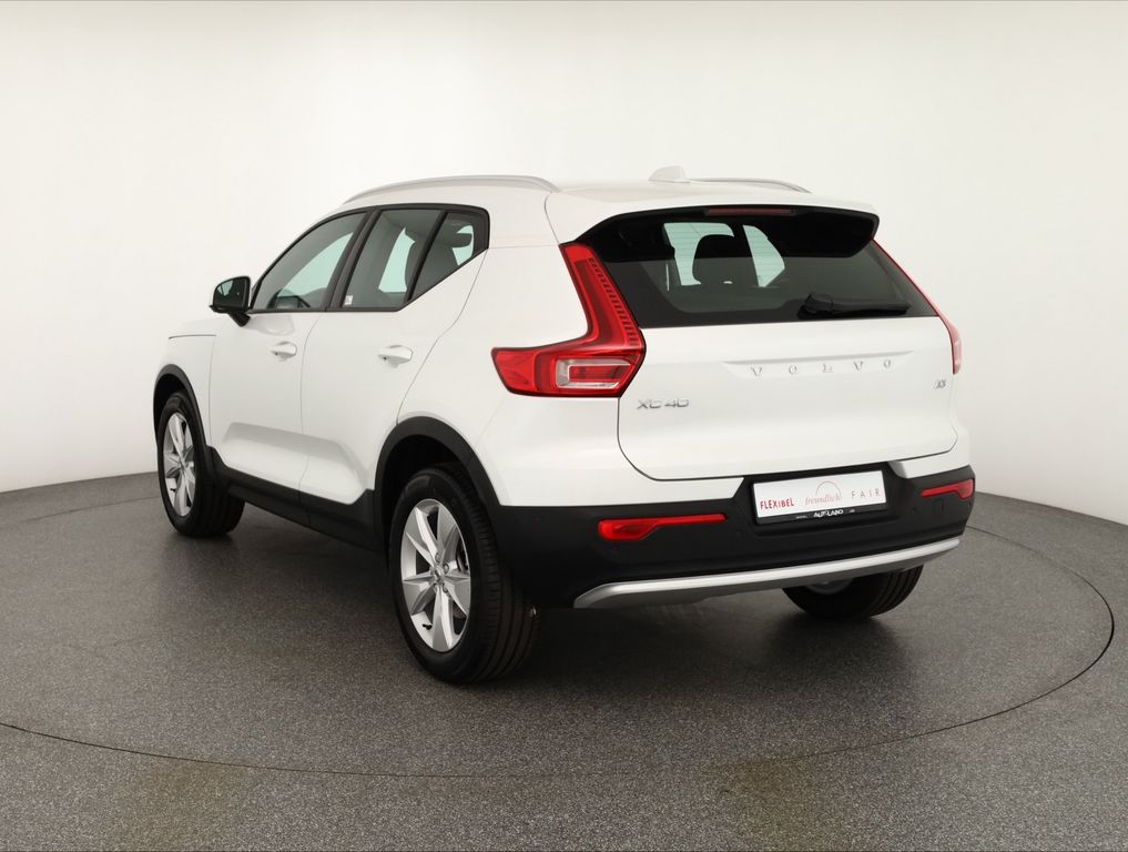 Volvo XC40 2025
