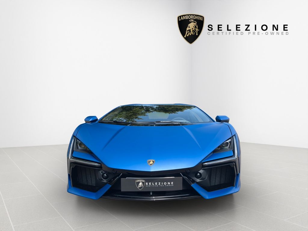 Lamborghini Revuelto 2024