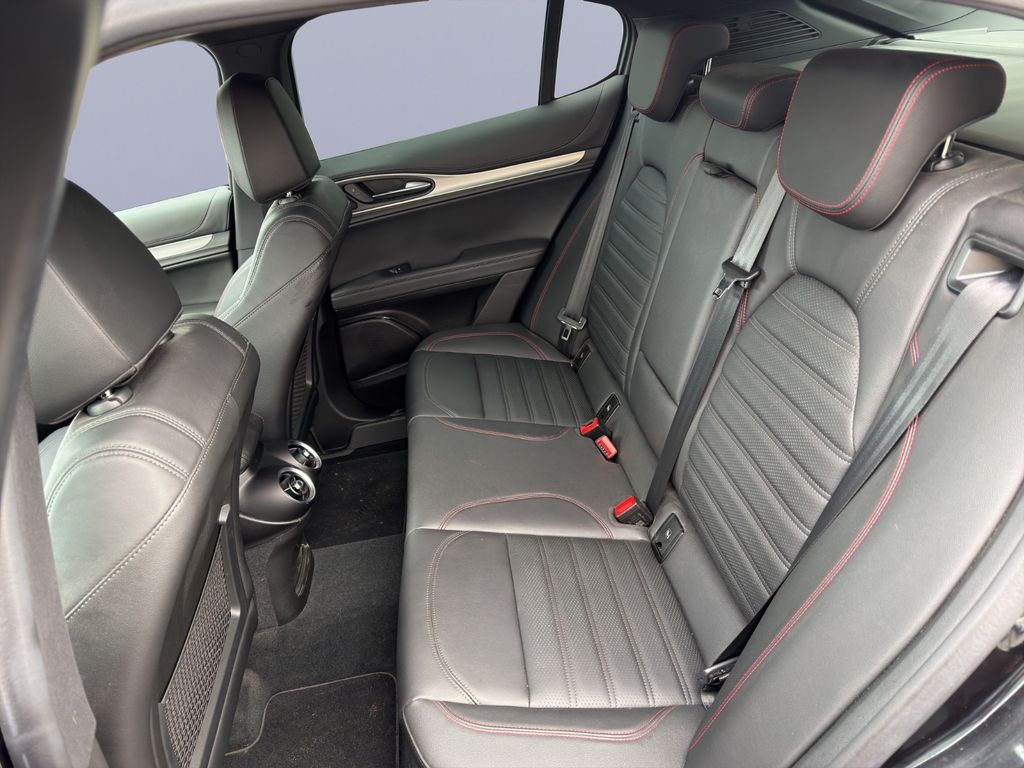 Alfa Romeo Stelvio 2023