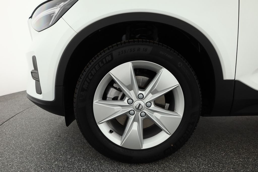 Volvo XC40 2025
