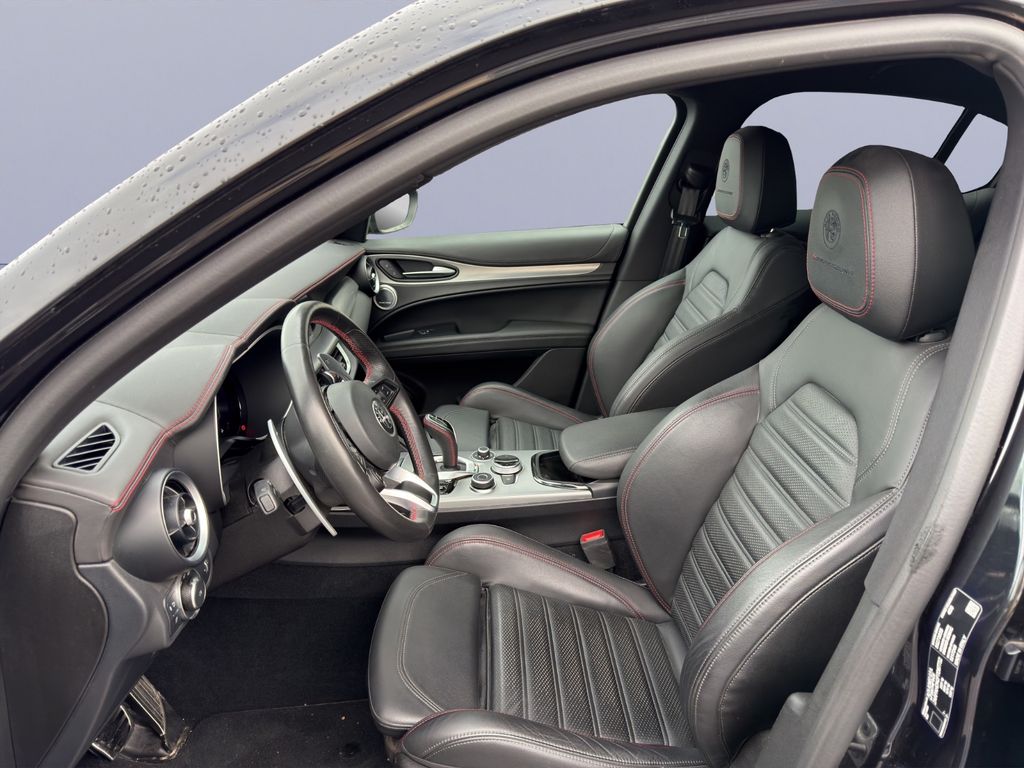 Alfa Romeo Stelvio 2023