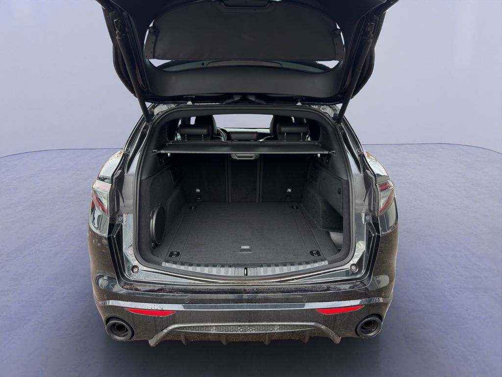 Alfa Romeo Stelvio 2023