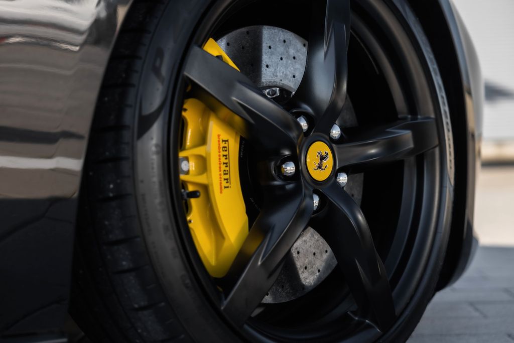 Ferrari GTC4Lusso 2019