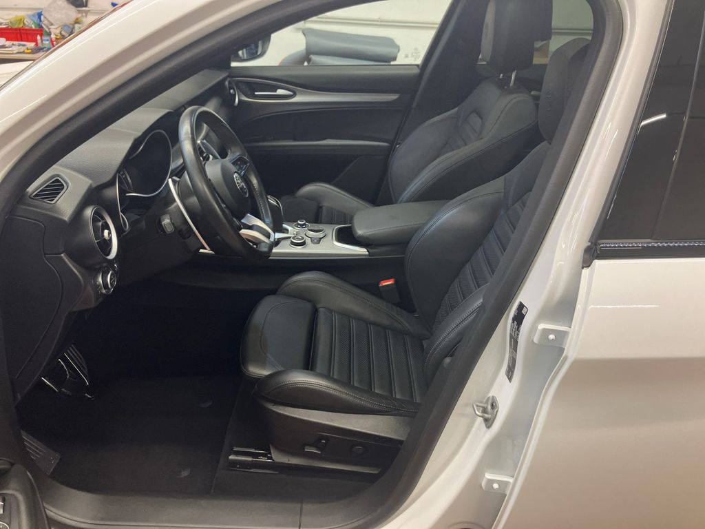 Alfa Romeo Stelvio 2022