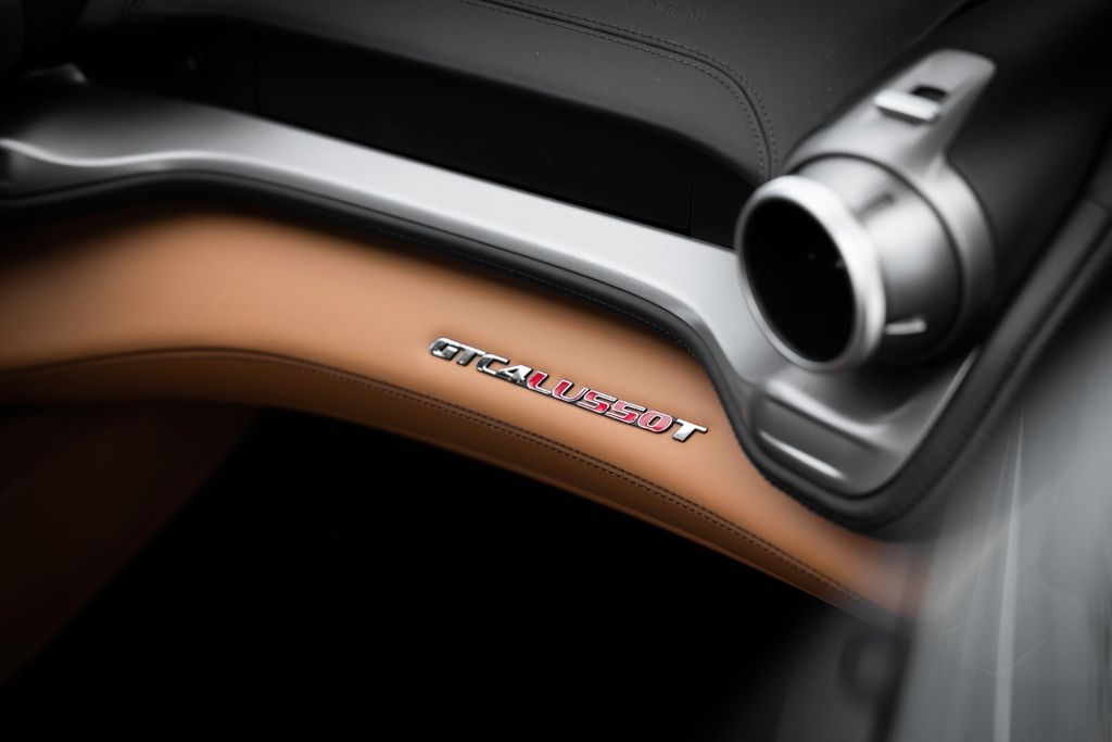 Ferrari GTC4Lusso 2019