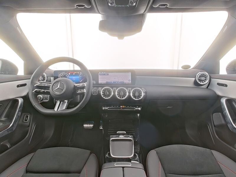 Mercedes-Benz CLA 200 2025