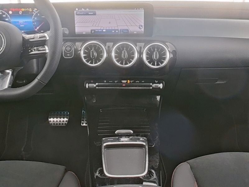 Mercedes-Benz CLA 200 2025