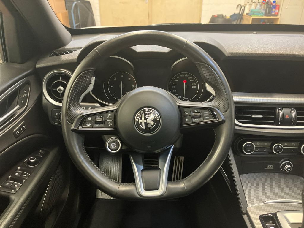 Alfa Romeo Stelvio 2022