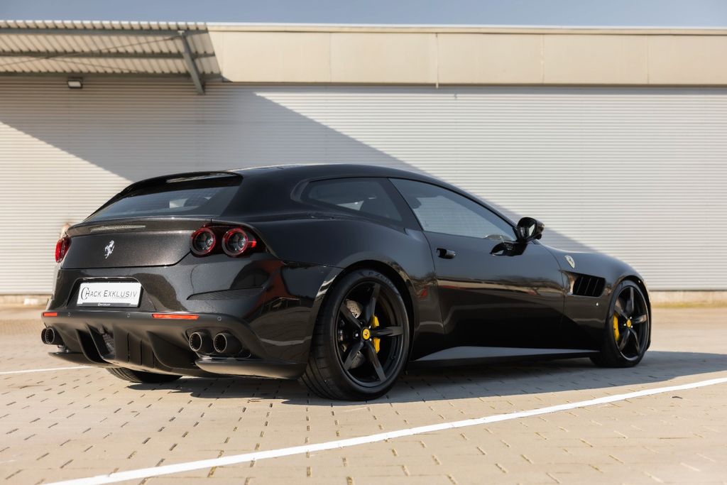 Ferrari GTC4Lusso 2019