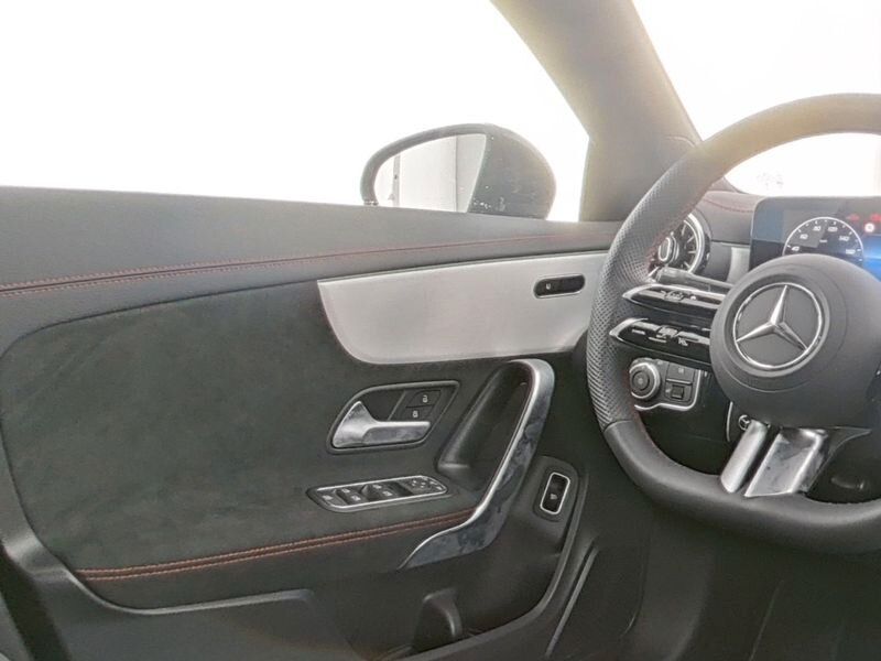 Mercedes-Benz CLA 200 2025