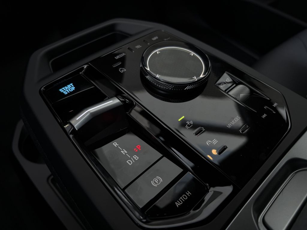 BMW iX