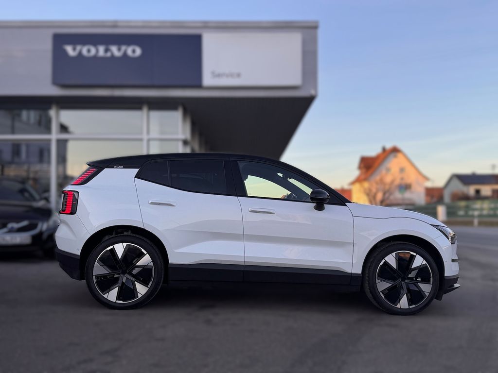 Volvo EX30 2024