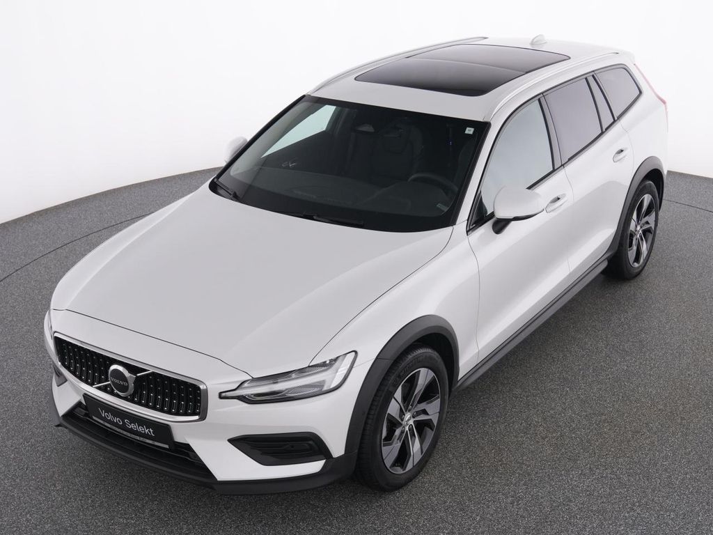 Volvo V60 Cross Country 2023