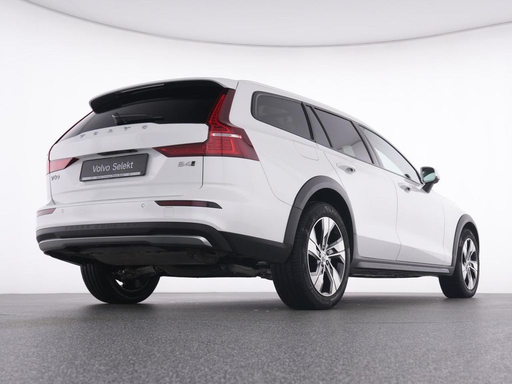 Volvo V60 Cross Country 2023