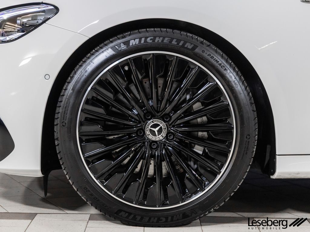 Mercedes-Benz E 300 2025