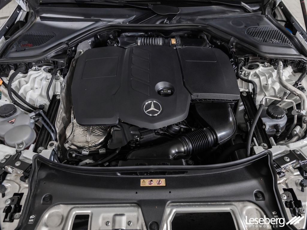 Mercedes-Benz E 300 2025