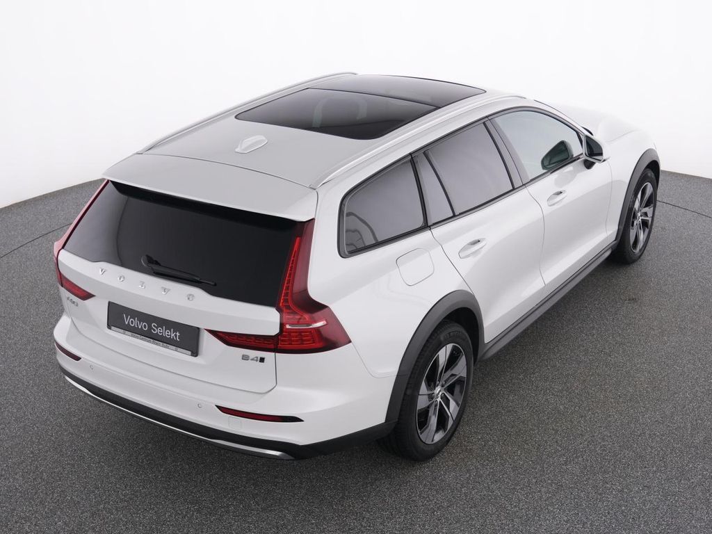 Volvo V60 Cross Country 2023