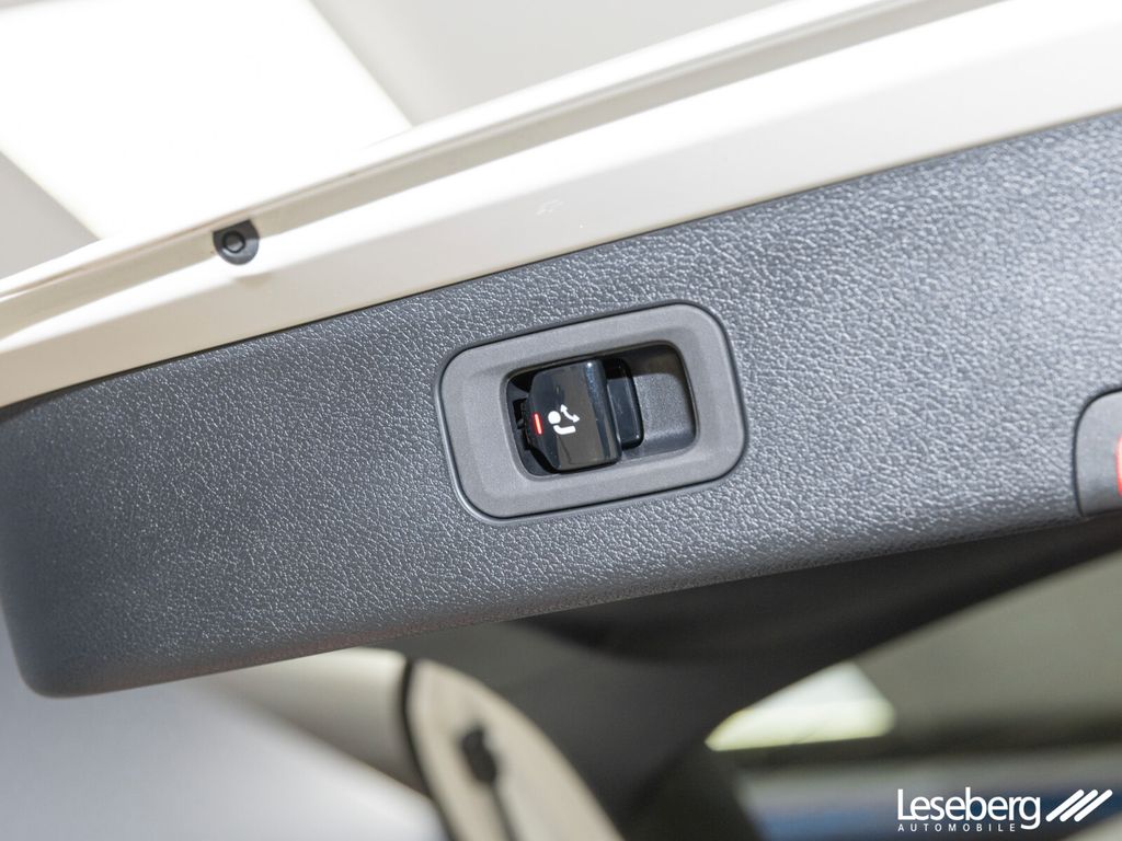 Mercedes-Benz E 300 2025