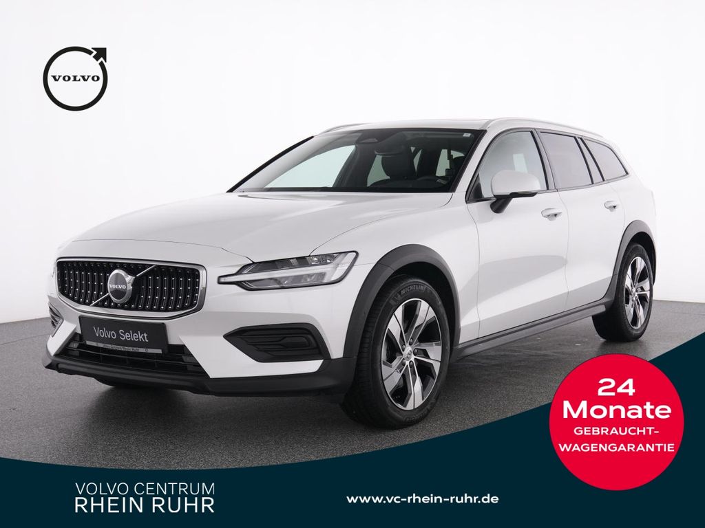 Volvo V60 Cross Country 2023