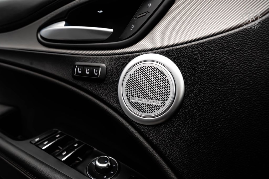 Alfa Romeo Stelvio 2023