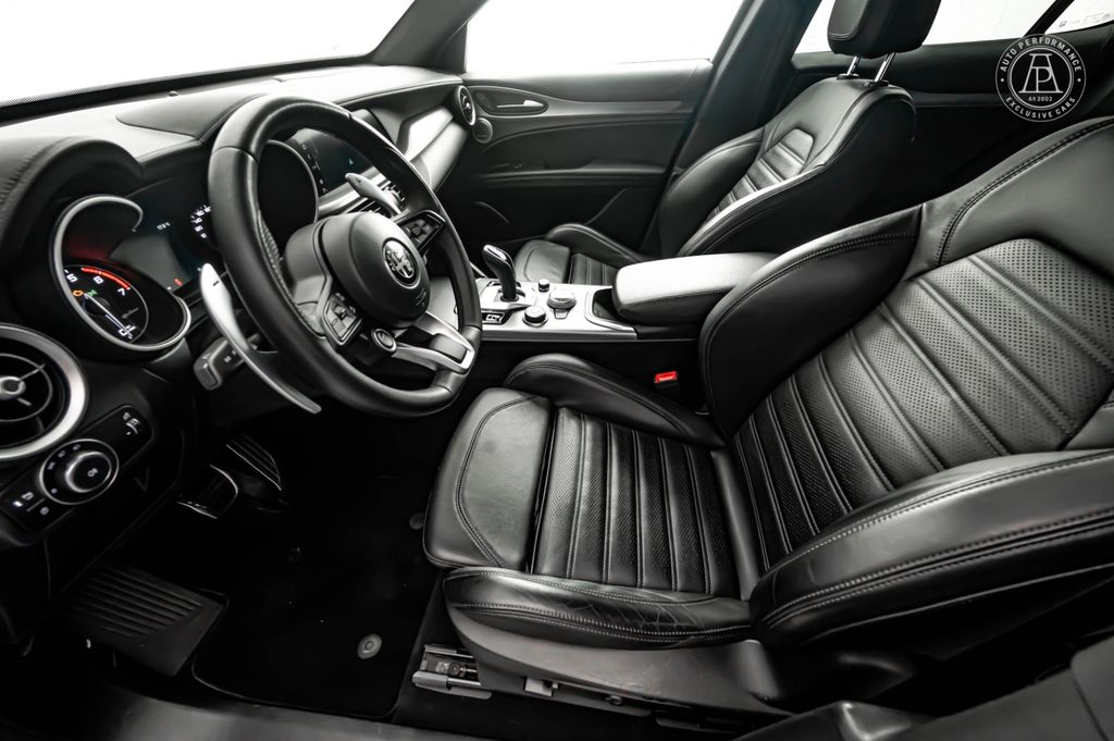 Alfa Romeo Stelvio 2023