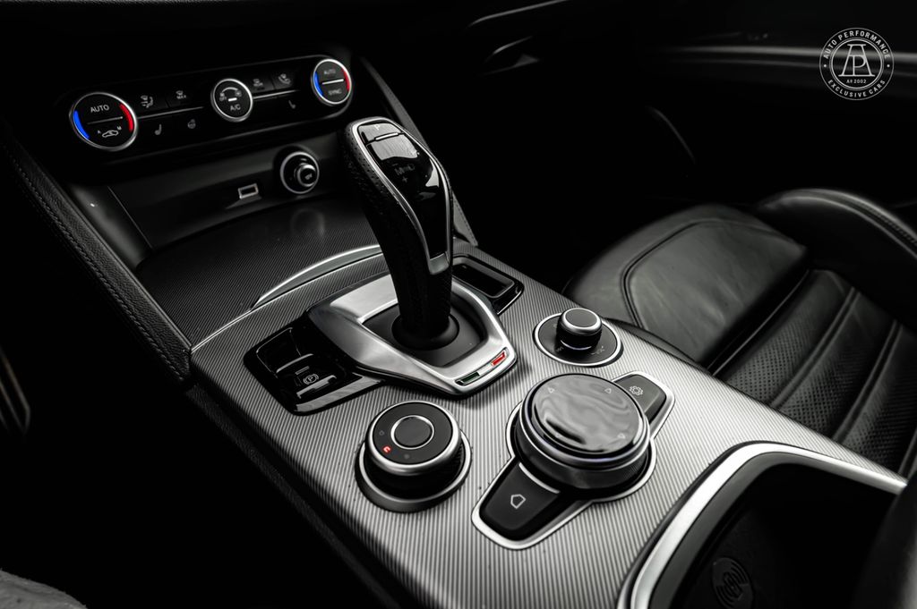 Alfa Romeo Stelvio 2023