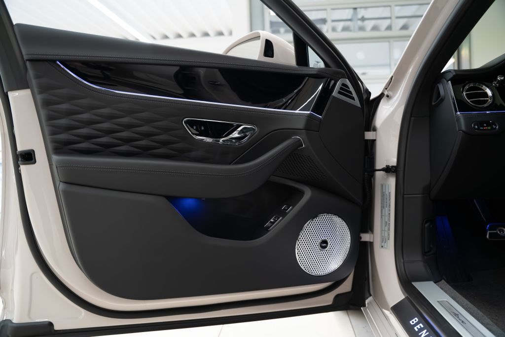 Bentley Flying Spur 2024