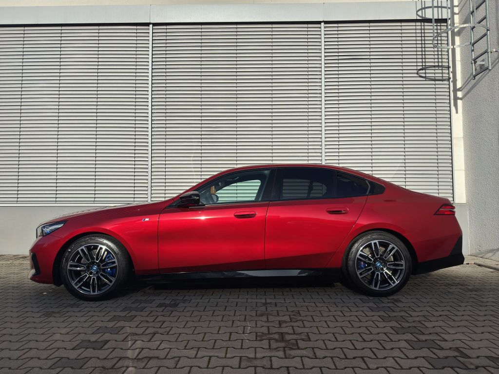 BMW i5 2024