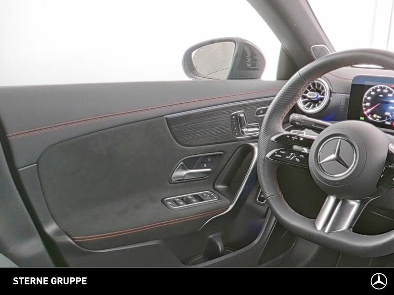 Mercedes-Benz CLA 200 2025