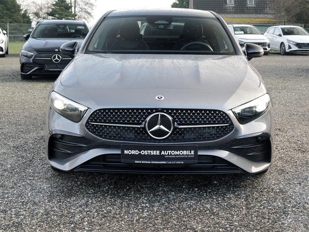 Mercedes-Benz A 220 2025